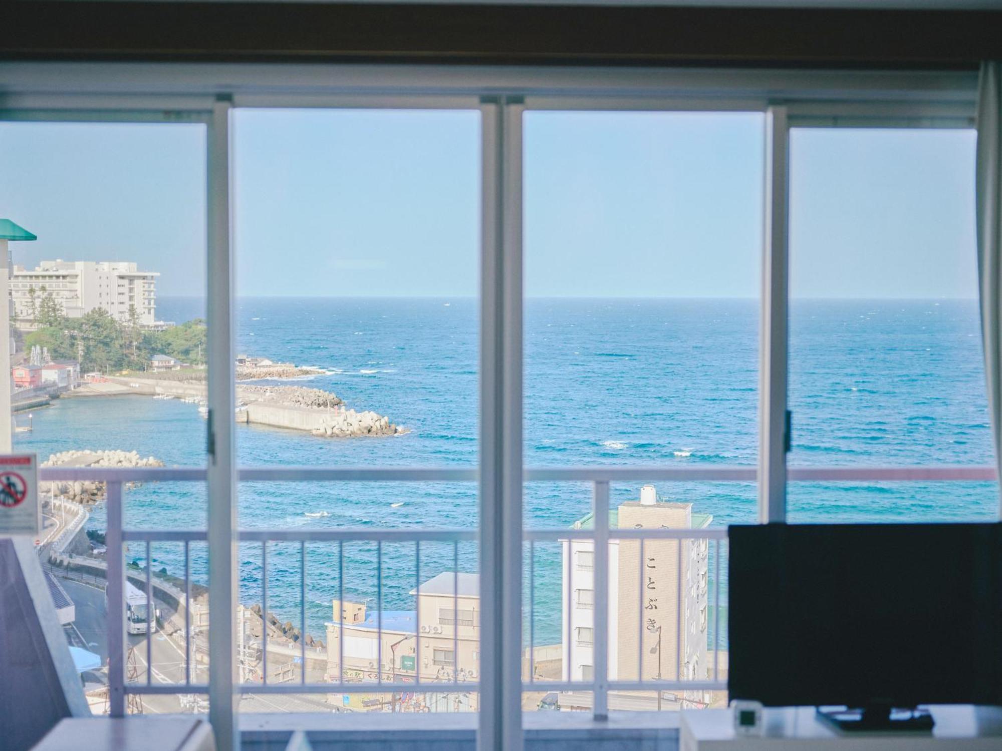 Апартаменты Guest Living Mu Nanki Сирахама Экстерьер фото